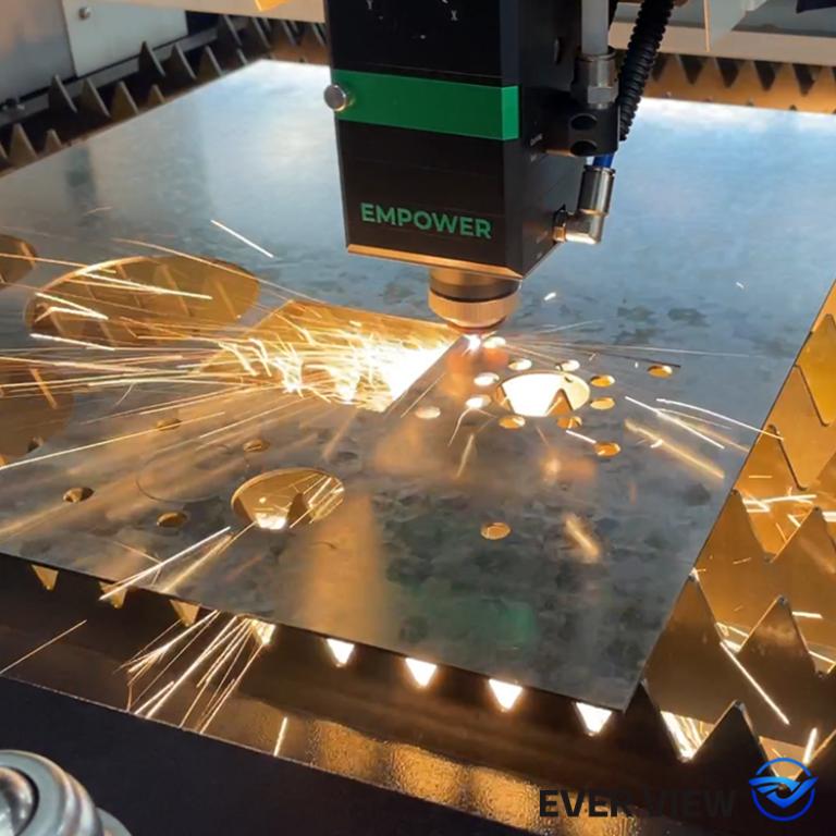 Как станки лазерной резки достигают высокоточной обработки: EVER VIEW Machinery разбирает ключевые точки процесса.
